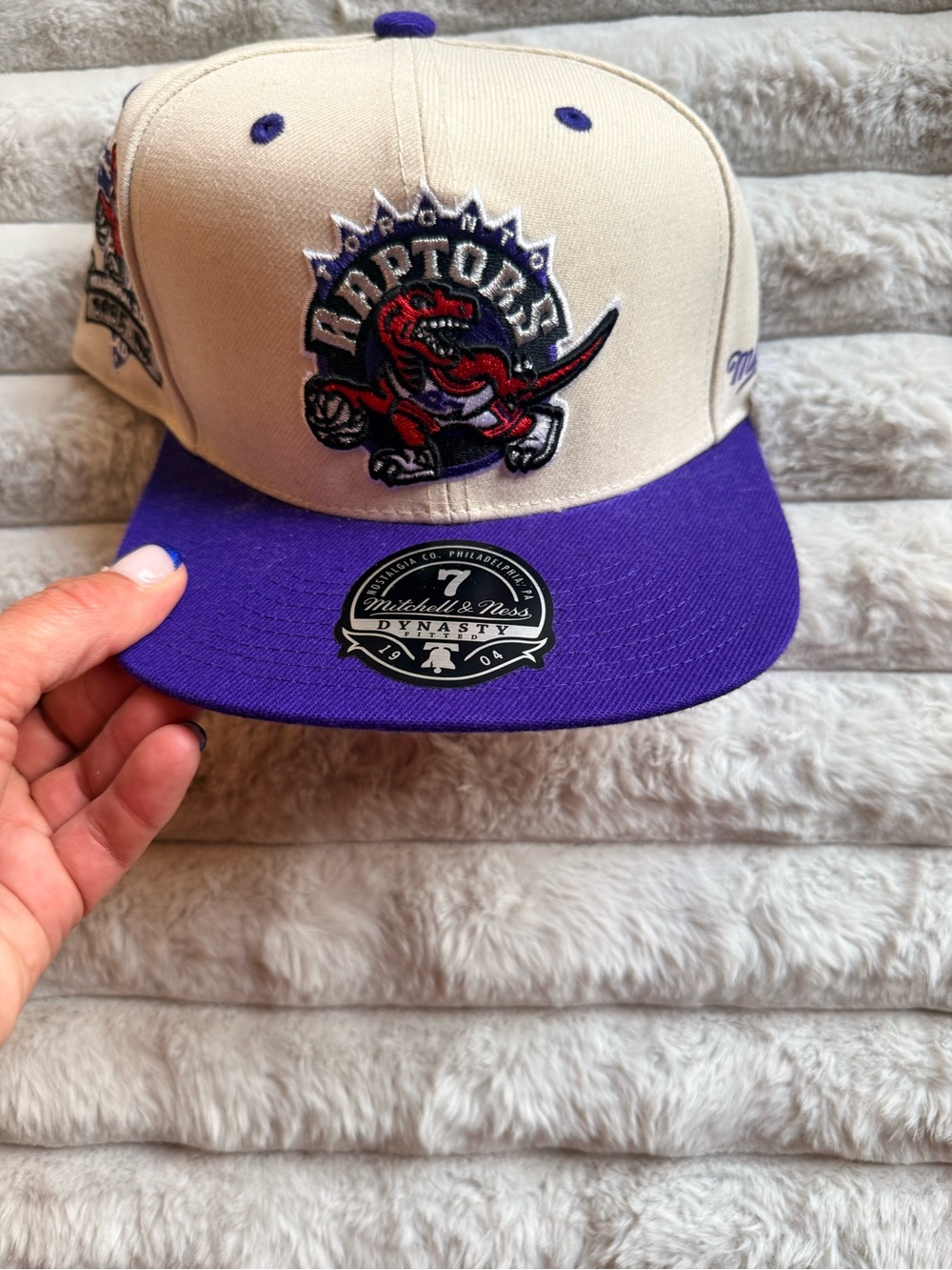 Toronto Raptors Fitted Hat. Size 7